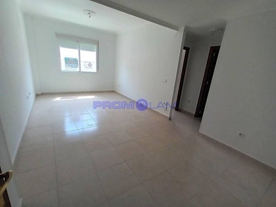 Venta Piso Coria del Río. Piso de tres habitaciones en Calle Paquiro. Planta baja