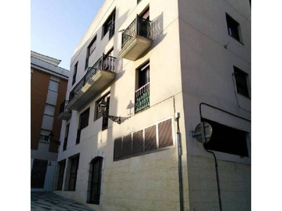 Venta Piso La Pobla de Mafumet. Piso de cuatro habitaciones en Plaza CATALUNYA. Buen estado tercera planta con terraza