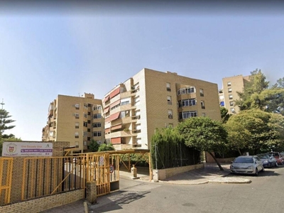 Venta Piso Tomares. Piso de tres habitaciones Tercera planta