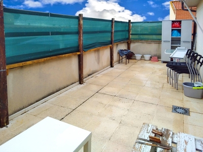 Apartamento con terraza de 15 metros en Carbajosa