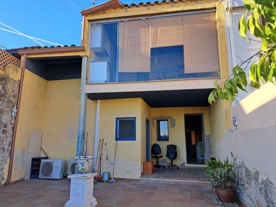 Alquiler Chalet Sant Vicenç de Montalt. Buen estado 159 m²