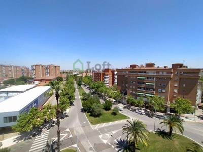 Alquiler Piso Badajoz. Piso de cuatro habitaciones Buen estado sexta planta