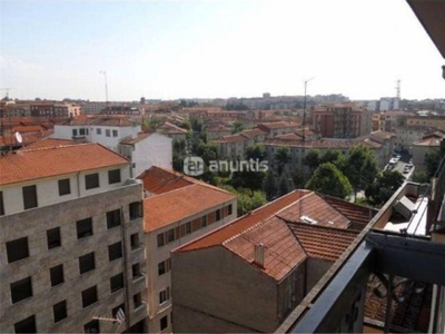 Alquiler Piso en Avenida de Portugal. Salamanca. Muy buen estado séptima planta con balcón calefacción central