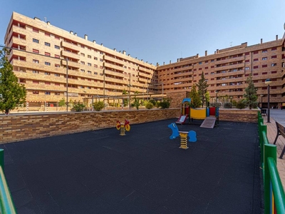 Alquiler Piso Seseña. Piso de tres habitaciones en CALLE Sorolla. Buen estado octava planta con terraza