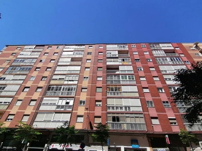 Alquiler Piso Valladolid. Piso de tres habitaciones Cuarta planta con terraza