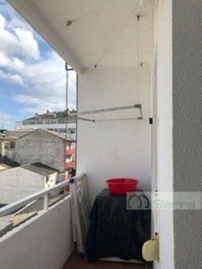 Piso en venta en Sarria de 3 habitaciones con balcón y ascensor