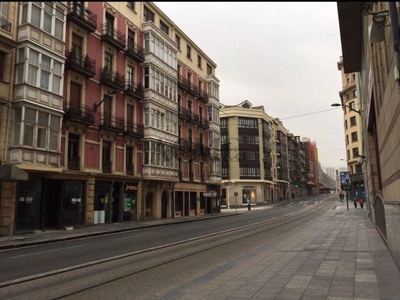Tienda - Local comercial Calle Buenos Aires Bilbao Ref. 93572917 - Indomio.es