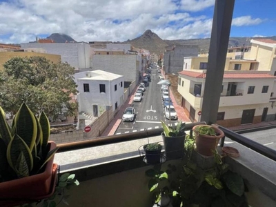 Venta Piso Arona. Piso de dos habitaciones en Calle Igara 11. Muy buen estado segunda planta con terraza