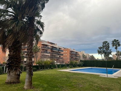 Venta Piso Salou. Piso de cuatro habitaciones en Carrer de Tarragona. Con terraza