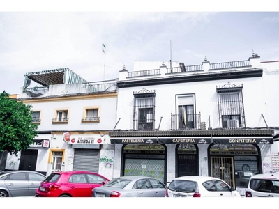 Venta Piso Sevilla. Piso de tres habitaciones en Calle Jose Maria de Pereda. A reformar primera planta con balcón