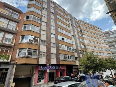 Venta Piso Valladolid. Piso de cuatro habitaciones Buen estado segunda planta con balcón