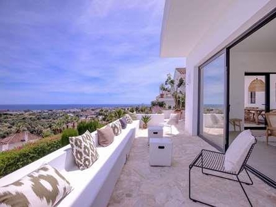 Villa independiente integralmente reformada, entre Marbella y Estepona