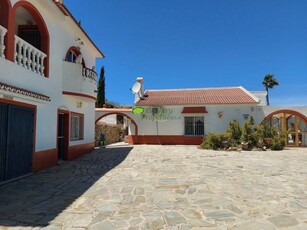 Casa con terreno en Torrox