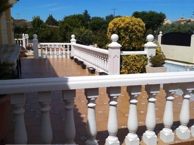 Alquiler Casa unifamiliar Badajoz. Con terraza 300 m²