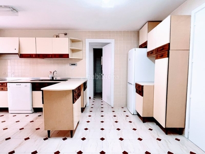 Alquiler piso con 5 habitaciones con ascensor, parking, calefacción y aire acondicionado en Madrid