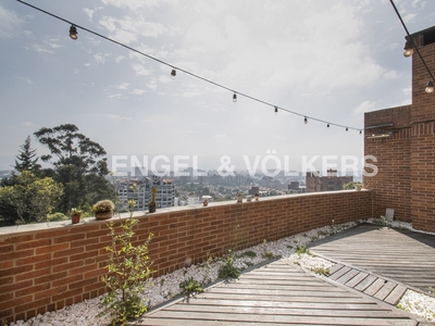 Apartamento con terraza para venta en Cerros de Suba