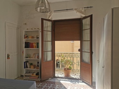 Habitación disponible con balcón en el centro de Málaga