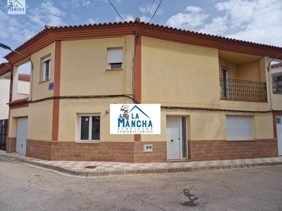 Venta Casa adosada en Rommel Fernandez Albacete. Con terraza 175 m²