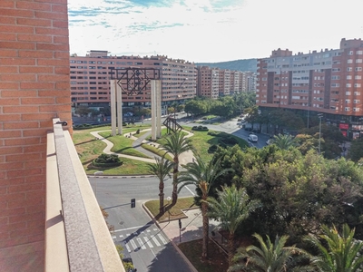 Venta de piso con piscina y terraza en Gran Vía-Garbinet-Parque de las Avenidas (Alicante), Gran via - Parque Avenidas