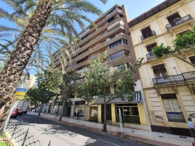 Venta Piso Alicante - Alacant. Piso de cuatro habitaciones en Dr Gadea 24. Cuarta planta con terraza