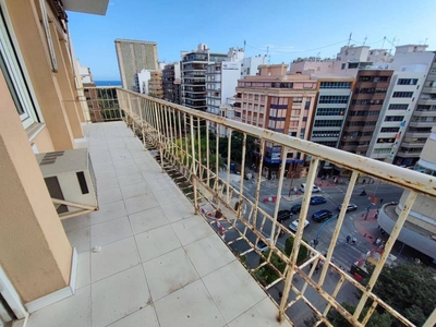 Venta Piso Alicante - Alacant. Piso de cuatro habitaciones en Plaza Calvo Sotelo. Octava planta con terraza