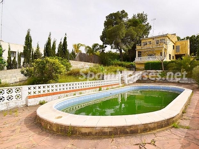 Villa en venta en Alginet