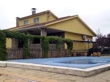 Venta de casa con piscina y terraza en Aldea del Fresno
