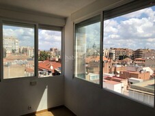 Alquiler ático aquiler de luminoso atico amueblado de 1 habitación centro en Murcia