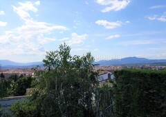 Casa tranquila casa con piscina y vistas en Montilivi en Girona