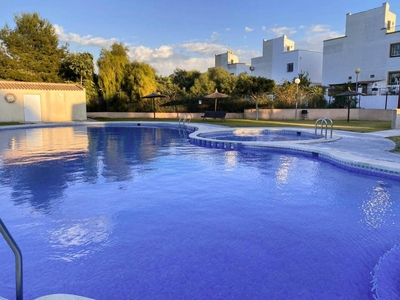 Alquiler Casa unifamiliar en lagunas de ruidera Orihuela. Con terraza 68 m²