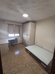 Habitaciones en C/ Bonifacio sotos Ochando, Albacete Capital por 300€ al mes