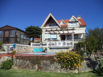 Venta de casa con piscina y terraza en Alcabre (Vigo), Alcabre