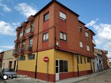 Venta Piso Valencia de Don Juan. Piso de cuatro habitaciones Buen estado primera planta con balcón