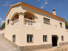 Chalet en venta en Carrer de Julio Romero, 7 en La Bisbal del Penedès por 157.000 €