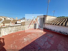 Venta de casa con terraza en Tárbena