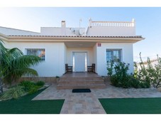 Venta Casa unifamiliar en Avenida Alicante Torrevieja. Buen estado con terraza 375 m²