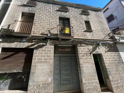 Casa apareada de 166 m2 por reformar en Sallent