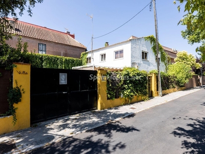 Casa independiente en venta en El Plantío, Madrid