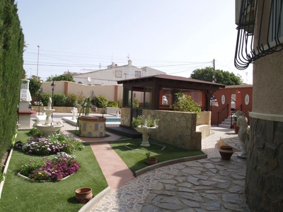 Chalet en venta en El Chaparral, Torrevieja, Alicante