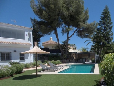 Chalet en venta en Santa María, Marbella