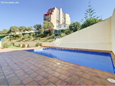 Espectacular piso en planta baja con terraza y piscina comunitaria