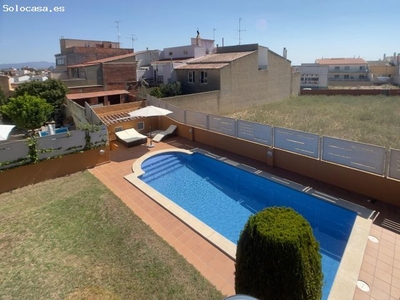 Gran casa en Vilafant, a 1500m del centro de Figueres, con piscina y jardín