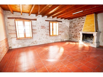 Urbis te ofrece una casa en venta en Calzada de Valdunciel, Salamanca.