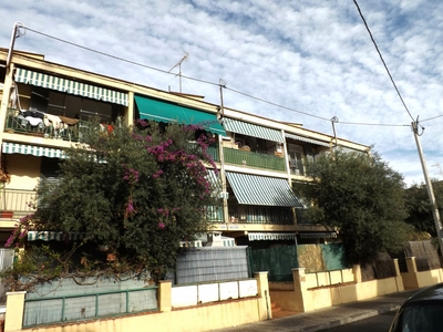 Venta de piso con terraza en Segur de Calafell, Centro