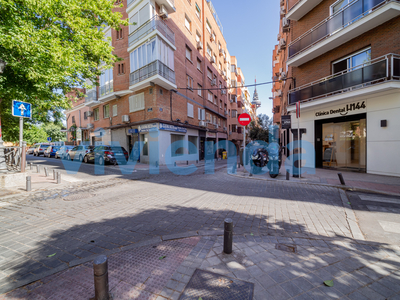 Venta de piso en Fuente del Berro (Madrid)