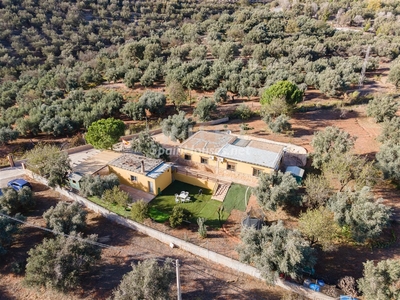 Villa independiente en venta en Órgiva