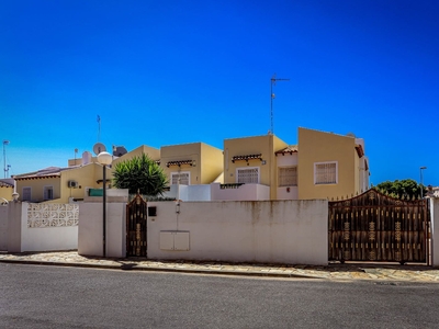 Chalet en venta en Villamartin, Orihuela, Alicante