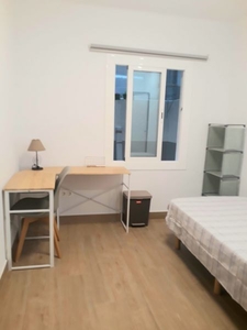 Habitaciones en C/ Sant Lluís, Reus por 290€ al mes
