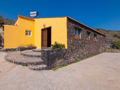 Venta de casa con terraza en Fuencaliente de la Palma