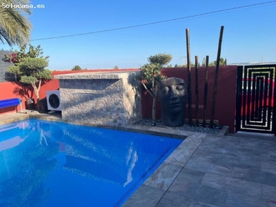 Agradable casa de vacaciones con piscina privada en Los Montesions